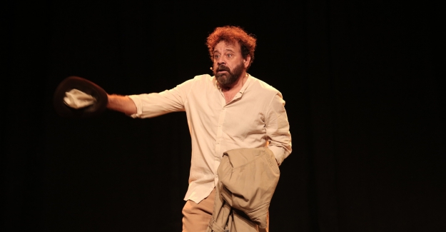 Reha Özcan “Bir Garip Orhan Veli” ile büyüledi