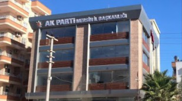 AKP Mersin İl Teşkilatı'nda 220 Kişilik Toplu İstifa!..