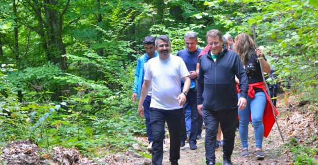 Başkan Yılmaz "Avrupa Hareketlilik Haftası" nedeniyle Muhtarlarla yürüdü