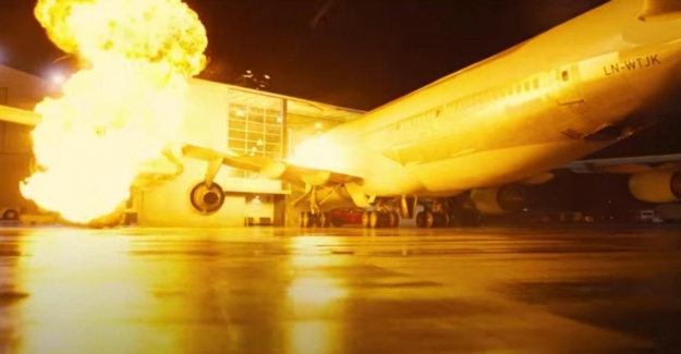 Eleştirmenleri ikiye bölen film "TENET" nihayet vizyonda