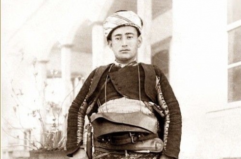 Hey gidinin efesi.. YÖRÜK ALİ EFE’yi tanıyalım!..