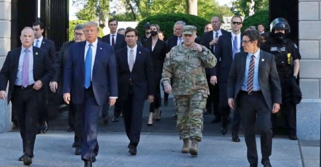 'Trump Orduyu Sokağa Dökebilir' Korkusu