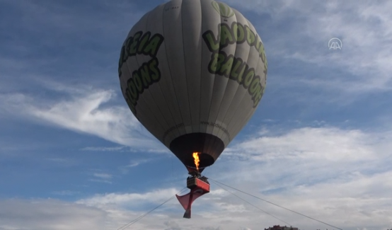 Bursa / Gemlik'te 1923 kişi Cumhuriyet Bayramı'nı gökyüzünde kutladı