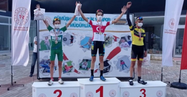 Bursalı gençlerden ikincilik kupası