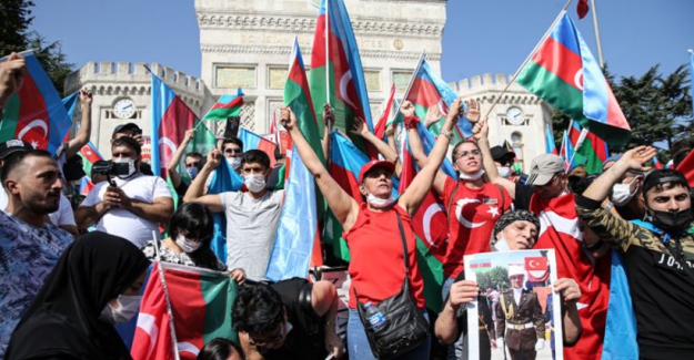 İstanbul Beyazıt'ta “iki devlet bir millet” gösterisi