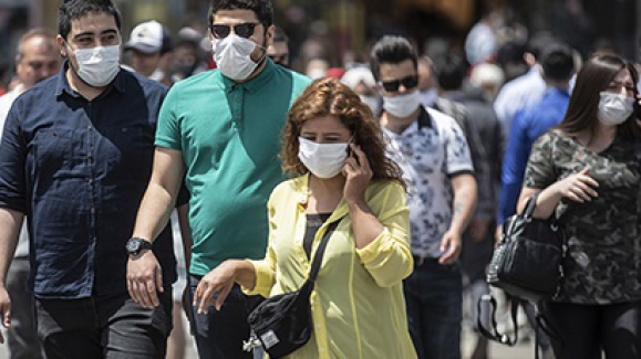 Koronavirüs'ün "temastan ve ayrıca havadan bulaştığı resmen kabul edildi"