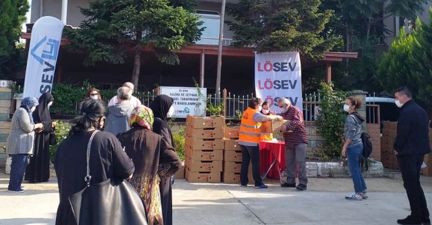LÖSEV Bursa'da da Sofralara Şifa Dağıtıyor