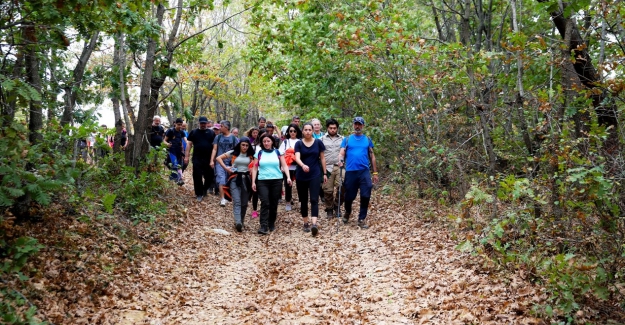 Sonbaharın keyfini doğa yürüyüşünde yaşadılar