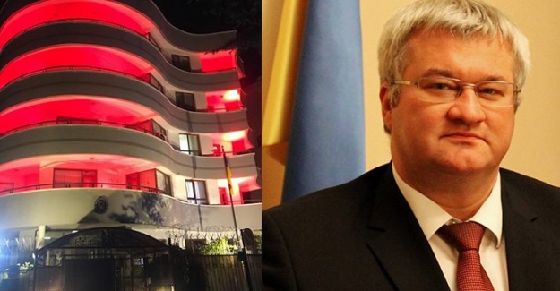 Ukrayna'nın Ankara Büyükelçiliği'nden Farklı 29 Ekim Kutlaması: "Bina Kırmızı - Beyaza Büründü"