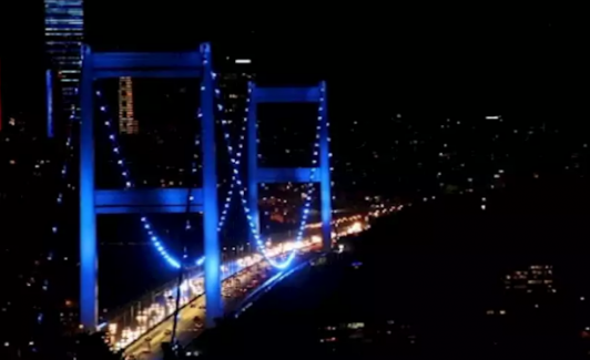 İstanbul Köprüleri "Dünya Diabet Günü" için maviye büründü