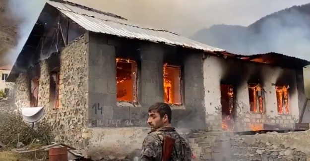 Karabağ'ı terk eden Ermeniler Evleri ve Ormanları Yakıyorlar!