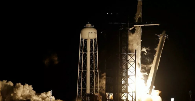 SpaceX ve NASA uzaya ilk operasyonel astronot görevini başlattı