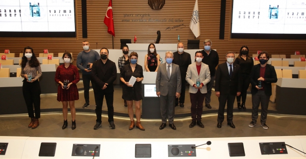 Türk tiyatrosu yeni eserler kazandı