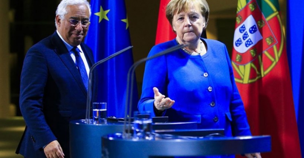 Almanya Başbakanı Merkel AB dönem başkanlığını Portekiz Başbakanı Costa'ya devretti