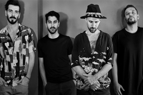 Grup 'Adamlar'ın şarkılarını hiç böyle duymadınız