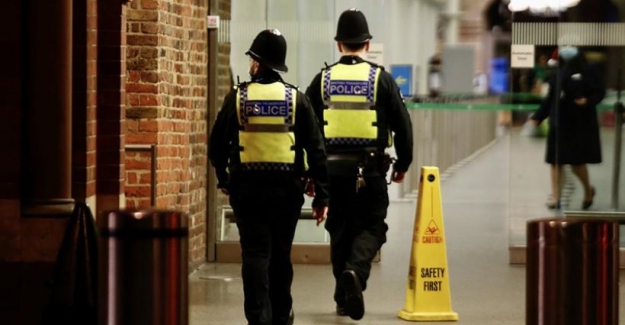 İngiltere'de son 24 saatte 691 kişi virüsten hayatını kaybetti