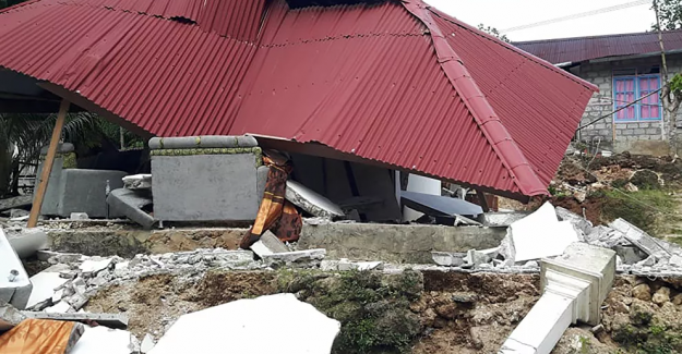 Endonezya'da 6.2 büyüklüğünde deprem: 3 ölü, 24 yaralı, 2 bin kişi tahliye edildi