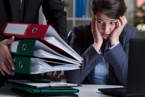 Günün en önemli sosyo-ekonomik sorunlarından: "Salgın döneminde işten çıkarılanlar ne yapmalı?.."