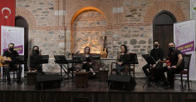 Osmangazi'de sohbet tadında müzik..