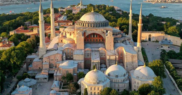 Ayasofya’da Regaip Kandili programı düzenlendi
