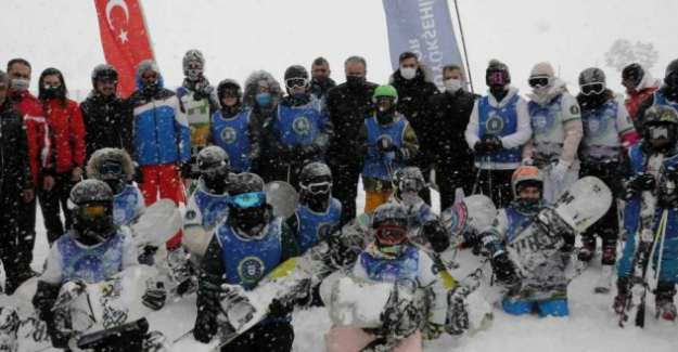 Çocukların kayak ve snowboard heyecanı