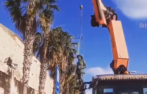 Diktatör Franco'nun son heykeli de kaldırıldı