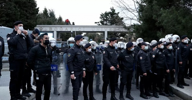 İstanbul Valiliği, Boğaziçi eylemlerinde 159 kişinin gözaltına alındığını duyurdu