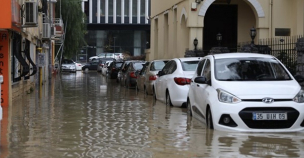 İzmir Valisi: Selde bir kişi yaşamını yitirdi
