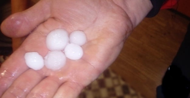 Tekirdağ'da ceviz büyüklüğünde dolu yağdı