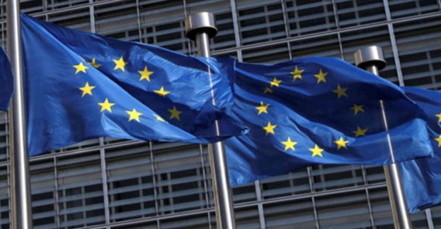 Üç AB ülkesi Rus diplomatları sınır dışı etti