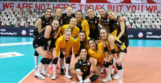 VakıfBank ikinci etaba galibiyetle başladı