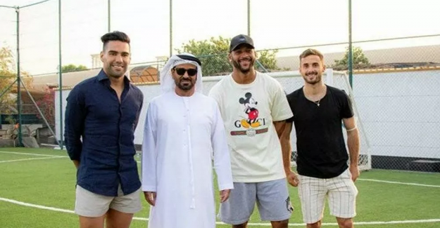 Galatasaraylı futbolcular Birleşik Arap Emirlikleri'nde tatilde