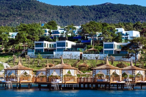 İngiliz turistler Türkiye'de tatile hazırlanıyor