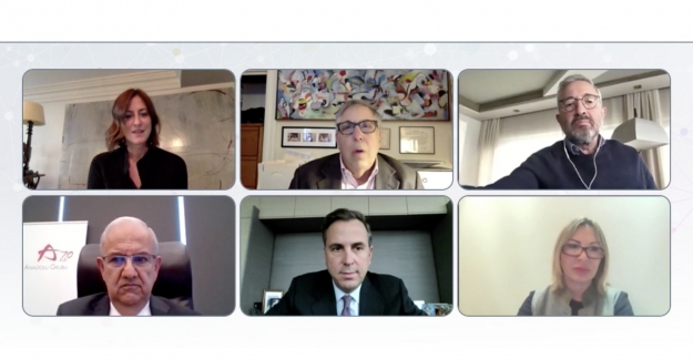 Uludağ Ekonomi Zirvesi’nde  'aile şirketlerinin geleceğe taşınması' tartışıldı