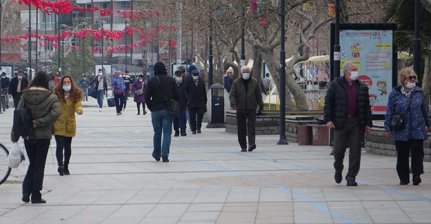 ‘Vaka sayısındaki tırmanış devam ederse Türkiye tamamen kapanmak zorunda kalabilir’
