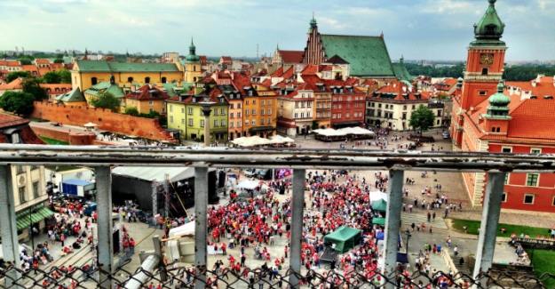 Azerbaycanlı öğrenciler Varşova'da saldırıya uğradı