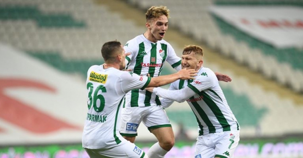 Bandırmaspor’u misafir eden Bursaspor,  mücadeleden 2-1 galip ayrıldı.