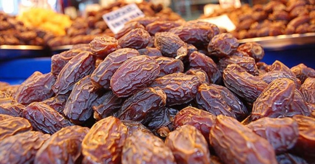 İlahiyat profesörünün, "Hurma sünnet değil, şımarık Araplara para kaptırmayın, incir ve kayısı tüketin" sözleri ilahiyatçıları böldü