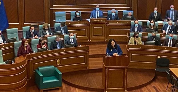 Kosova'nın yeni Cumhurbaşkanı Vjosa Osmani: "Bugün Kosova bir kadın cumhurbaşkanı seçti"