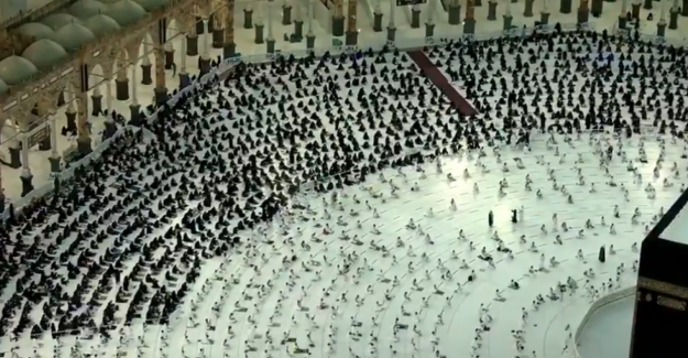 Salgının başından bu yana Kabe’de en kalabalık anlar