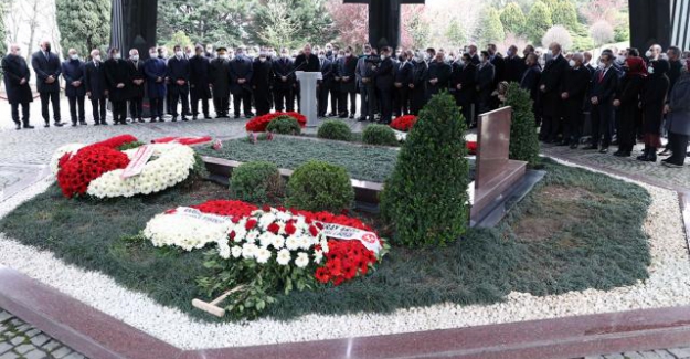 Turgut Özal vefatının 28. yıl dönümünde kabri başında anıldı