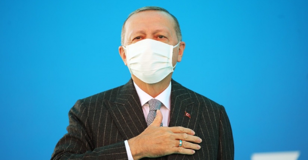 Erdoğan Marmaris'te vatandaşların ve telefonla Mehmetçiklerin bayramını kutladı