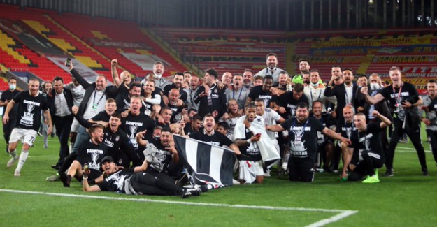 Süper Lig'de 2020-21 sezonunun şampiyonu BEŞİKTAŞ!