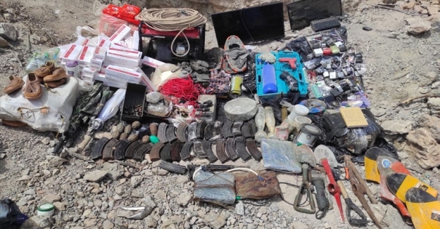 Terör Örgütü PKK’ya Ait Çok Sayıda Mühimmat Ve Yaşam Malzemesi Ele Geçirildi