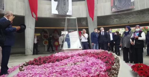 9. Cumhurbaşkanı Süleyman Demirel, anıt mezarı başında törenlerle anıldı