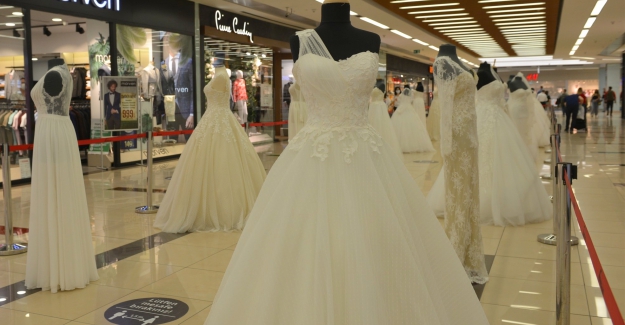 Mülteci Kadınların Diktiği Gelinlikler Başkent'te Görücüye Çıktı