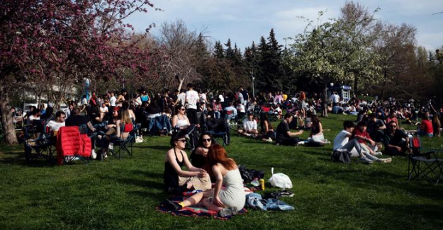 Covid-19 vakaları: "Dördüncü pik daha erken gelebilir"