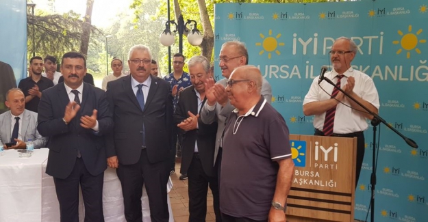 İyi Parti Bursa'nın Bayramlaşmasında izdiham yaşandı