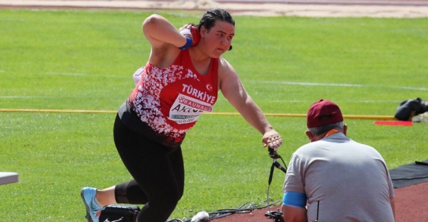 Milli Sporcu Pınar Akyol'dan altın madalya
