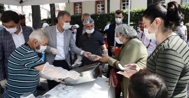 İnegöl Belediyesi’nden Aşure İkramı